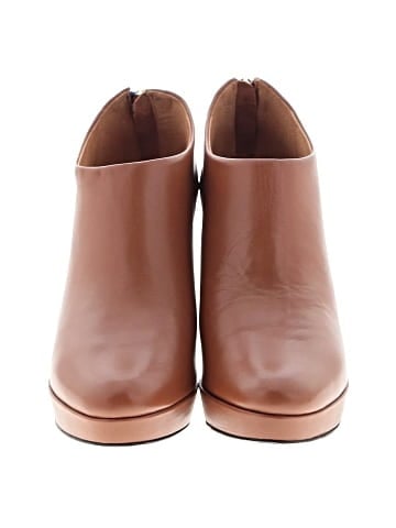 dr Liza Heels (view 2)
