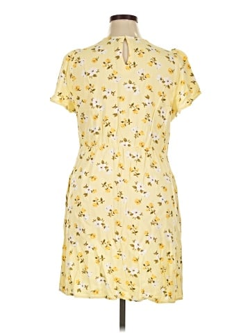 Old Navy Casual Dress (view 2)