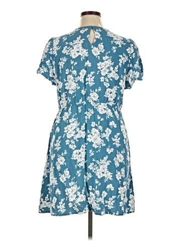 Old Navy Casual Dress (view 2)