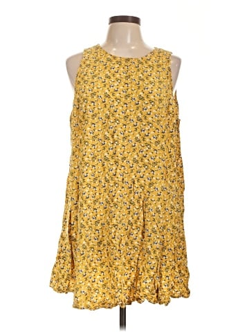 Old Navy Casual Dress (view 1)