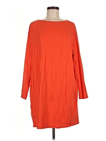 Lululemon Athletica 3/4 Sleeve T-Shirt (view 1)