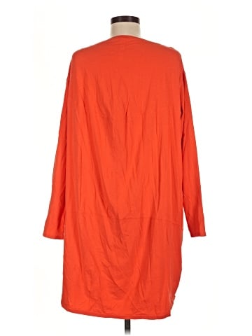 Lululemon Athletica 3/4 Sleeve T-Shirt (view 2)