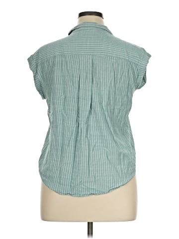 Jachs Girlfriend Sleeveless Button-Down Shirt (view 2)