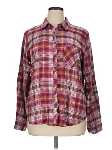 Maurices Long Sleeve Button-Down Shirt (view 1)