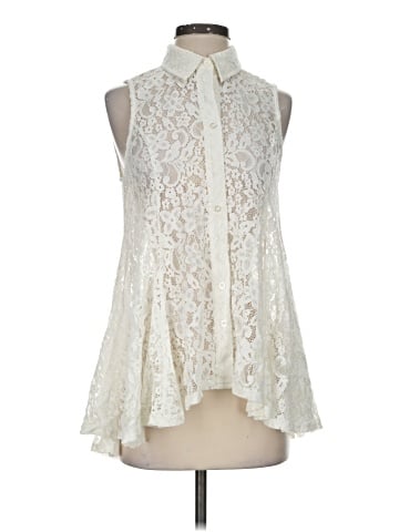 Monroe and Main Sleeveless Blouse (view 1)