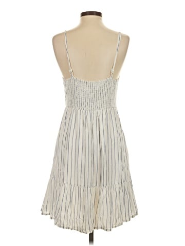 Old Navy Casual Dress (view 2)