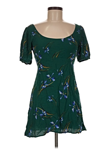 Urban Outfitters Casual Dress (view 1)