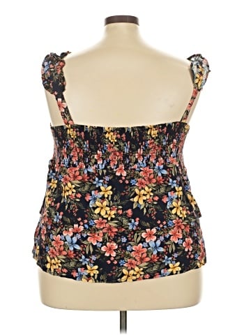 Hiatus Sleeveless Blouse (view 2)