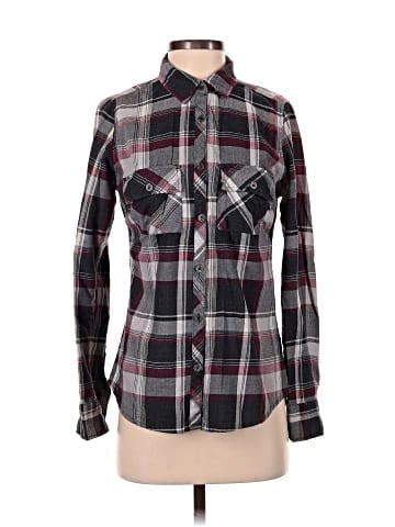 Maurices Long Sleeve Button-Down Shirt (view 1)