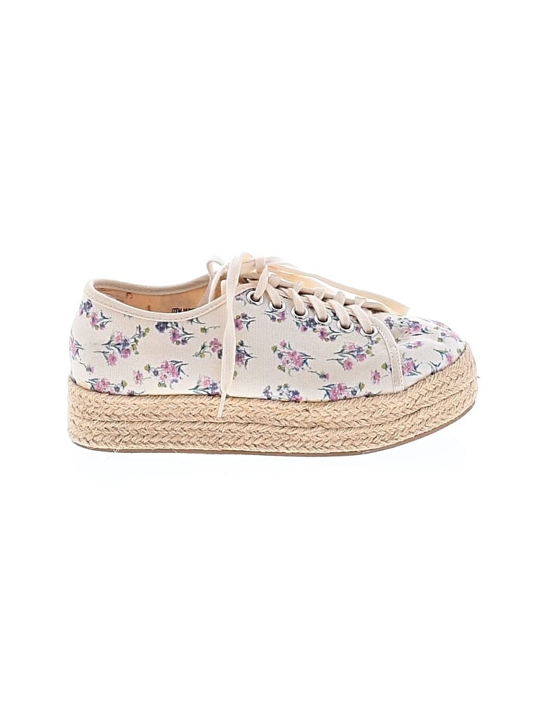 Pre-owned Torrid Sneakers In Ivory