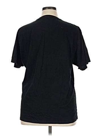 Uniqlo Short Sleeve T-Shirt (view 2)