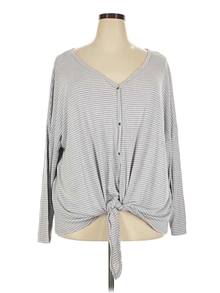 Pre-owned Evri Long Sleeve Top Gray Plunge Neckline Tops