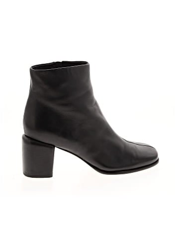 Vince. Ankle Boots (view 1)