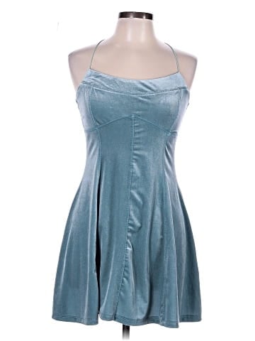 Urban Outfitters Casual Dress (view 1)