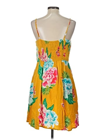 Old Navy Casual Dress (view 2)