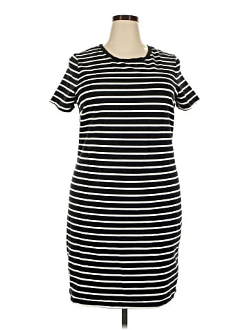 Old Navy Casual Dress (view 1)