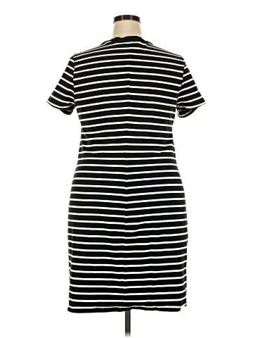 Old Navy Casual Dress (view 2)