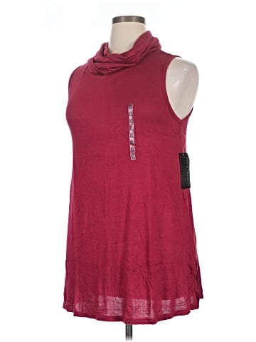 Signature Studio Sleeveless T-Shirt (view 1)