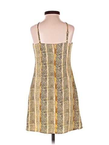Urban Outfitters Casual Dress (view 2)