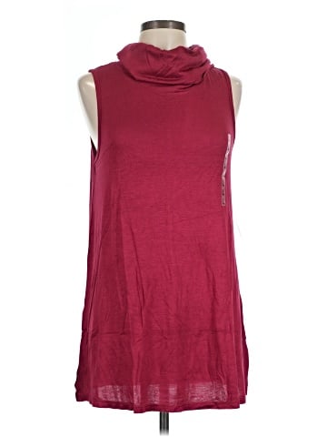 Signature Studio Sleeveless T-Shirt (view 1)