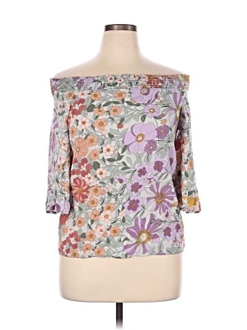 Papillon 3/4 Sleeve Blouse (view 1)