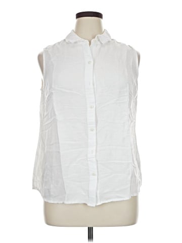 Croft & Barrow Sleeveless Button-Down Shirt (view 1)