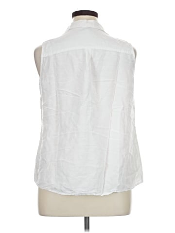Croft & Barrow Sleeveless Button-Down Shirt (view 2)