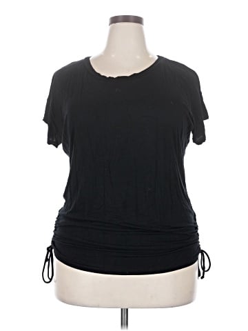 Free Kisses Short Sleeve T-Shirt (view 1)