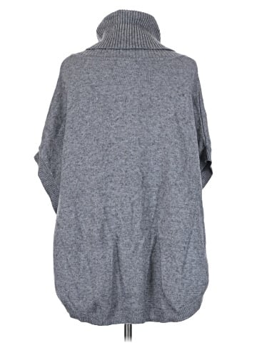 Sisters Poncho (view 2)