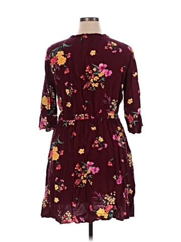 Old Navy Casual Dress (view 2)
