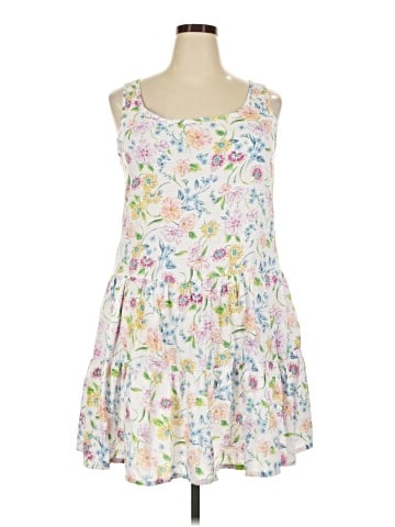 Crown & Ivy Casual Dress (view 1)