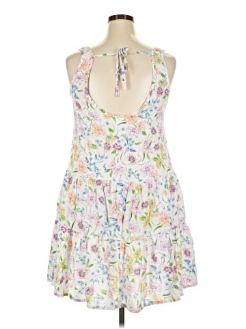 Crown & Ivy Casual Dress (view 2)
