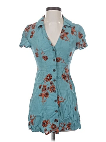Urban Outfitters Casual Dress (view 1)
