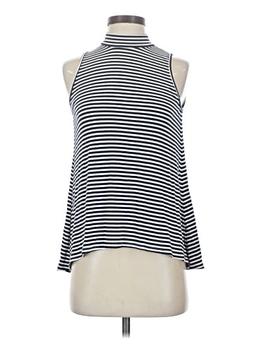 Free Kisses Sleeveless Top (view 1)