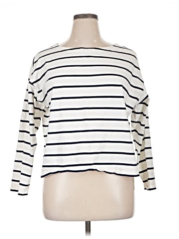 Old Navy 3/4 Sleeve T-Shirt (view 1)