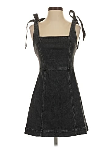Alice + Olivia Casual Dress (view 1)