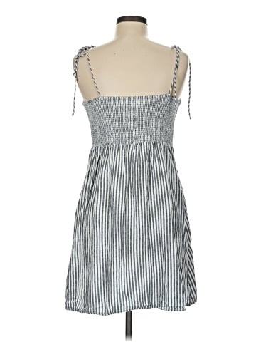 Old Navy Casual Dress (view 2)