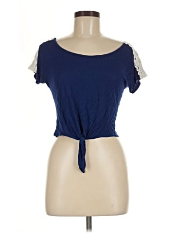 Charlotte Russe Short Sleeve T-Shirt (view 1)