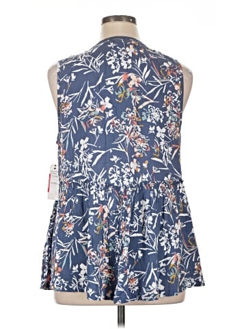 Melrose and Market Sleeveless Blouse (view 2)