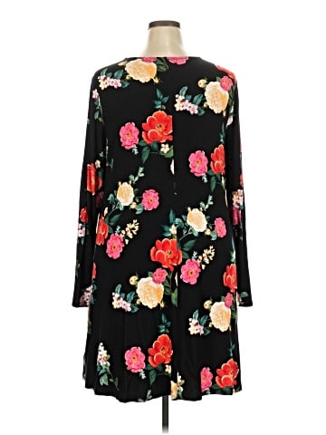 Old Navy Casual Dress (view 2)
