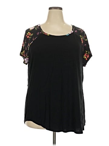 Torrid Short Sleeve T-Shirt (view 1)