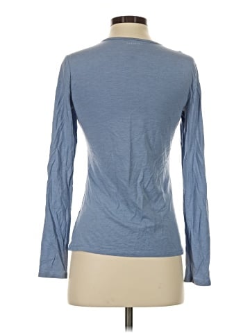 Fabletics Long Sleeve T-Shirt (view 2)