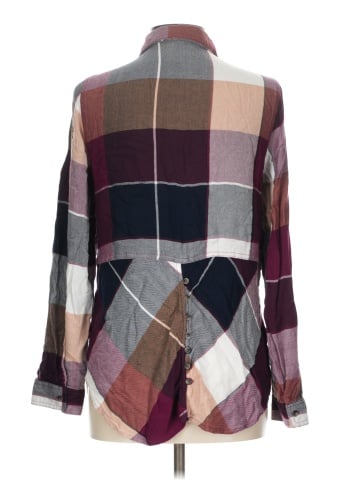 Maurices Long Sleeve Button-Down Shirt (view 2)