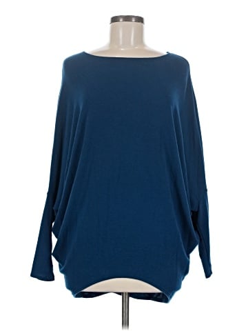 Jolie Poncho (view 1)