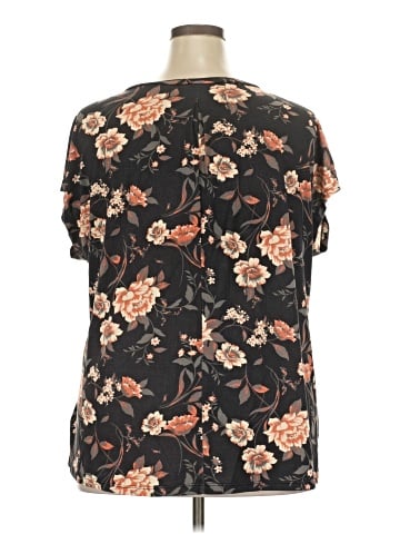 Torrid Short Sleeve T-Shirt (view 2)