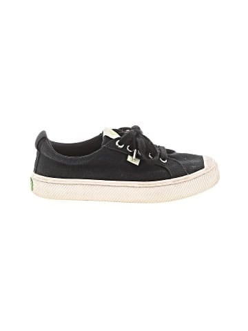 Cariuma Sneakers (view 1)