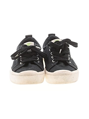 Cariuma Sneakers (view 2)