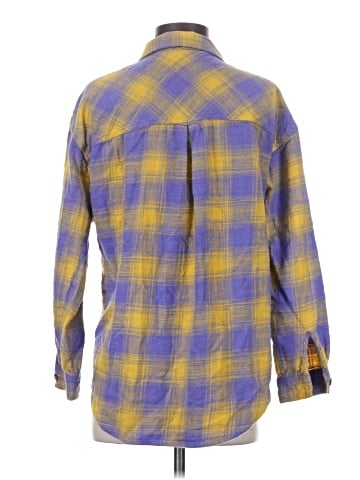 Maurices Long Sleeve Button-Down Shirt (view 2)