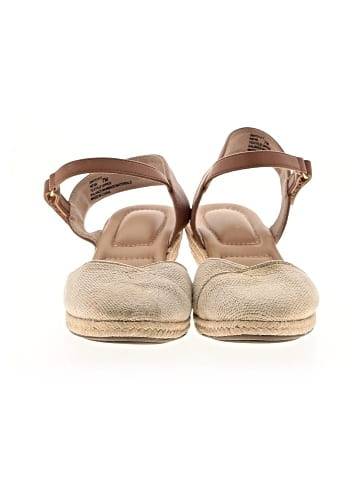 Kelly & Katie Wedges (view 2)