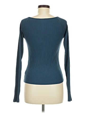 Old Navy Long Sleeve T-Shirt (view 2)